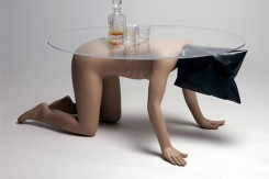 Foto: Kalinićev sigurnosni stol idealan je za zaklanjanje u slučaju potresa, terorističke akcije ili zračnog napada.