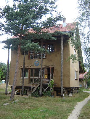 Foto: Kuća frakcije Klub 99. Na gornjem katu autor teksta svaki dan se budio uz pjesmu - <em>kućo od slame mila, opet si me odmorila</em>