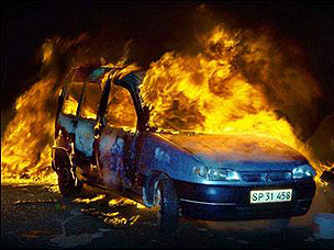 Foto: Slika zapaljenog automobila u Kopenhagenu koja podsjeća na nemire u Francuskoj.