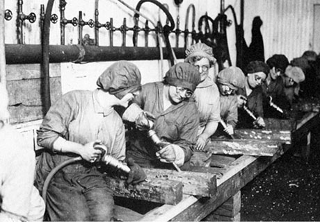 women-industrial-workers_lt.jpg