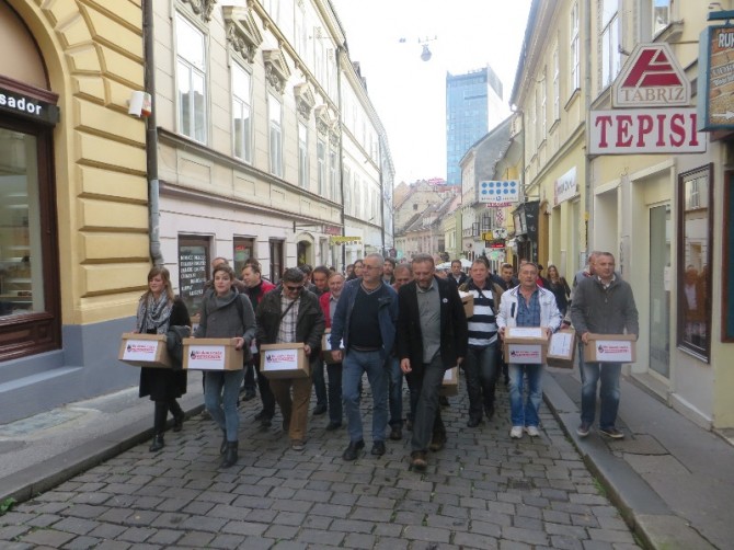 kutije_s_potpisima_autoceste_gornji_grad_foto_ko.jpg
