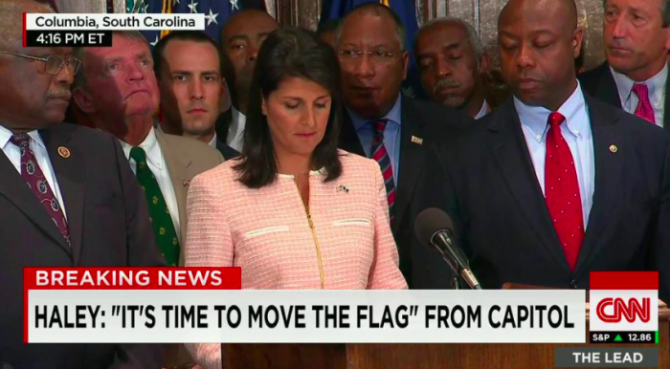 Nikki Haley, guvernerka Južne Karoline, pozvala je da se zastava skine nazvavši je "simbolom brutalne prošlosti".