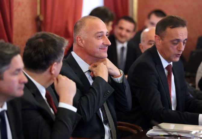Ne treba čuditi da je ministar gospodarstva u posljednje vrijeme jako nervozan.(Foto: Denis Cerić, Hina)<br>