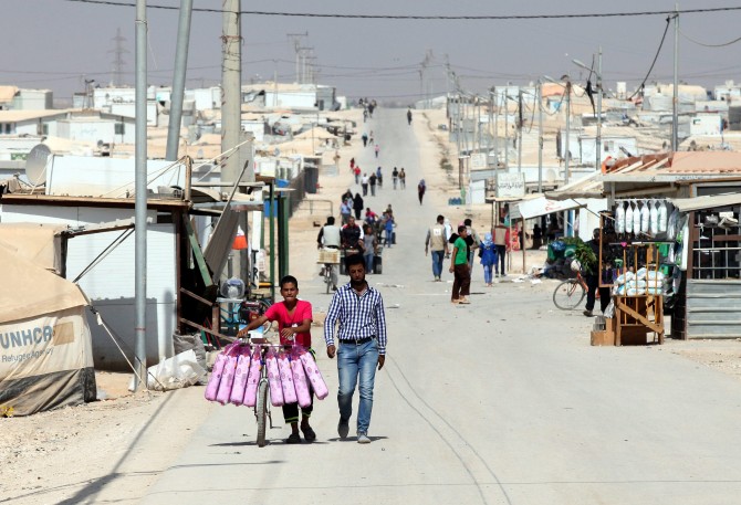 U Turskoj, Jordanu i Libanonu danas ima mnogo izbjeglica, ali malo azilanata, i još manje onih kojima je odobren azil. Foto: Izbjeglice u Jordanu (Jamal Nasrallah, Epa/Hina).<br>