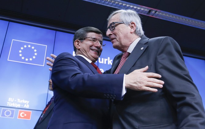 "Turska nema izgrađen sustav azila kakav postoji u EU-u, pa nepripuštanje
ljudi iz Turske prema Europi predstavlja povredu Ženevske konvencije." (Foto: Oliver Horset, Epa/Hina)<br>