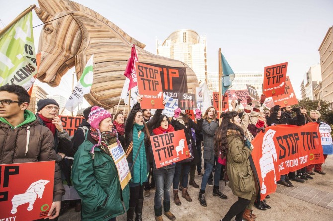 Jedan od brojnih provjeda protiv TTIP-a u EU, Foto: Lode Saidane