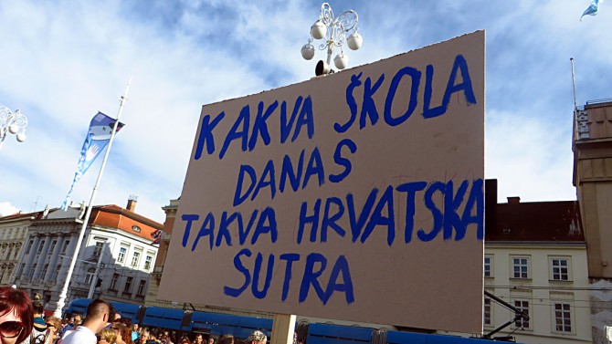 prosvjed_kurikularna12mk.jpg
