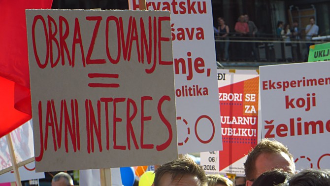 prosvjed_kurikularna16mk.jpg
