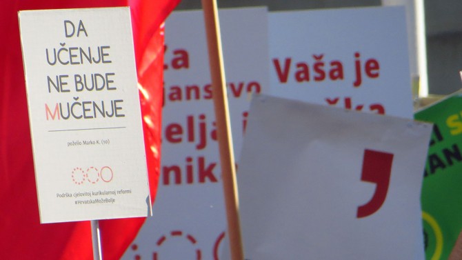 prosvjed_kurikularna19mk.jpg