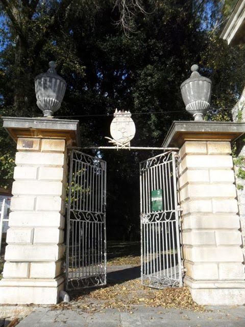 parkgaragnintrogir3_ss.jpg