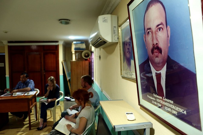 There is a picture hanging on the wall in the union branch in Valledupar of former President of the union Valmore Locarno who was killed in 2001 along with the Vice President Victor Hugo Orcasito by members of the AUC paramilitary group.<br>