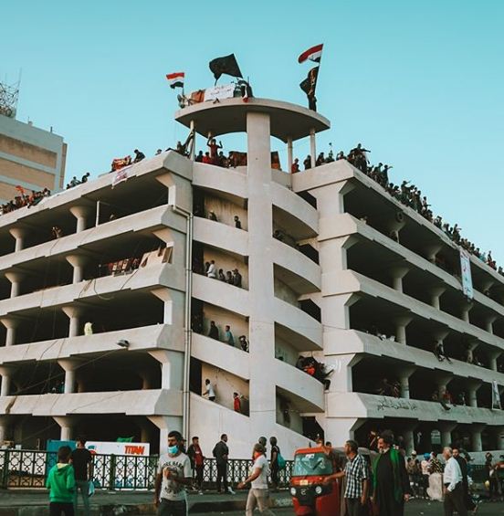 Prosvjednici preuzimaju napuštene zgrade u Bagdadu. (Foto: Talha Mhdm, Instagram)