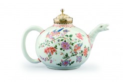 <div>Čajnik. Beč, manufaktura Du Paquier, oko 1725. g. (Foto: Mimara.hr)</div>