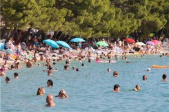 turizam_plaza_ljeto_jadran_hina_copy82221.jpg