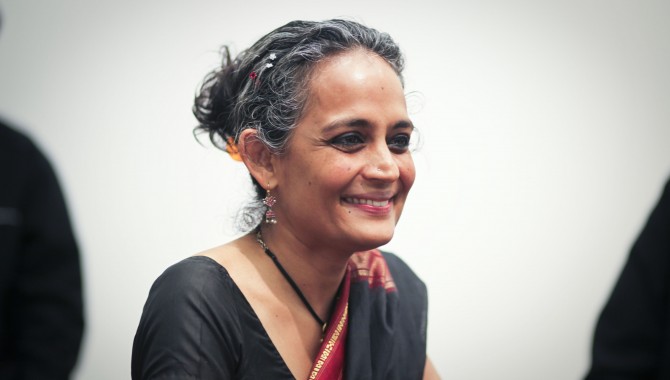 arundhati_roy_commons_wikimedia.jpg