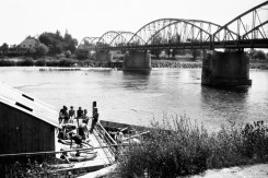 Crveni most na izvornoj lokaciji u produžetku Savske ceste (Fotografije: Saša Šimpraga)