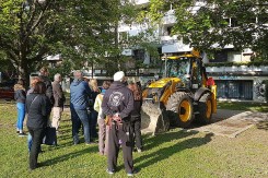 ee418091_savica_ljudi_pred_bagerom_1024x576.jpg